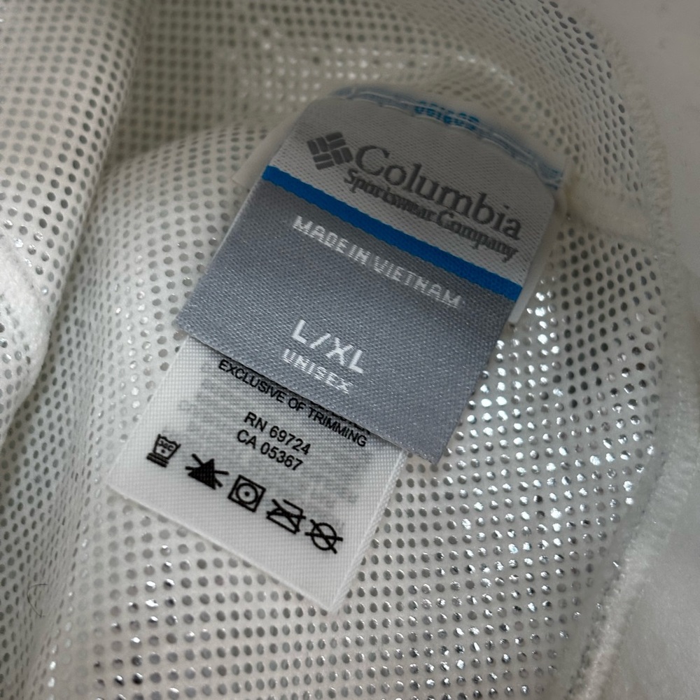 Columbia Hat + 2 Scarves Bundle — Winter Accessories - Picture 4 of 5